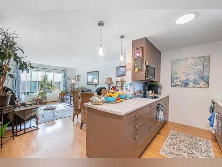 114-10110 Fifth Street, Sidney, BC, V8L 2X9 - 2