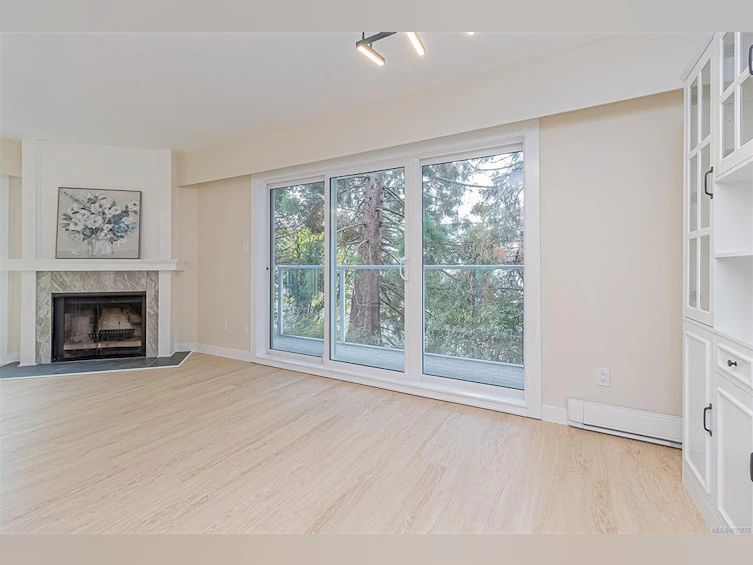 215-3277 Quadra Street, Saanich, BC, V8X 4W9 - 13