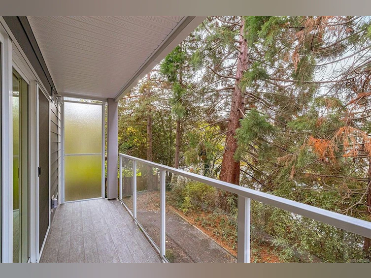 215-3277 Quadra Street, Saanich, BC, V8X 4W9 - 31
