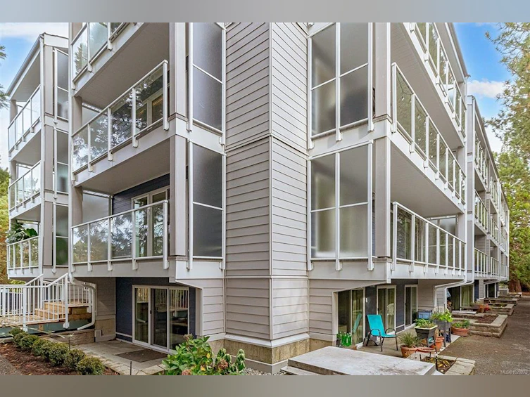 215-3277 Quadra Street, Saanich, BC, V8X 4W9 - 34
