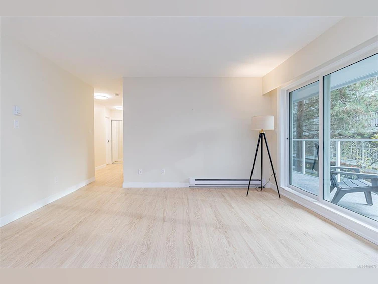 215-3277 Quadra Street, Saanich, BC, V8X 4W9 - 8