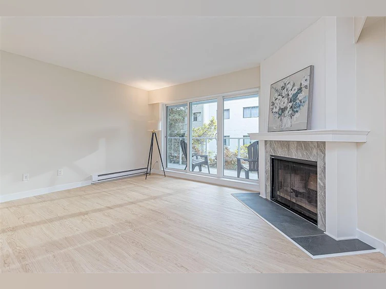 215-3277 Quadra Street, Saanich, BC, V8X 4W9 - 7