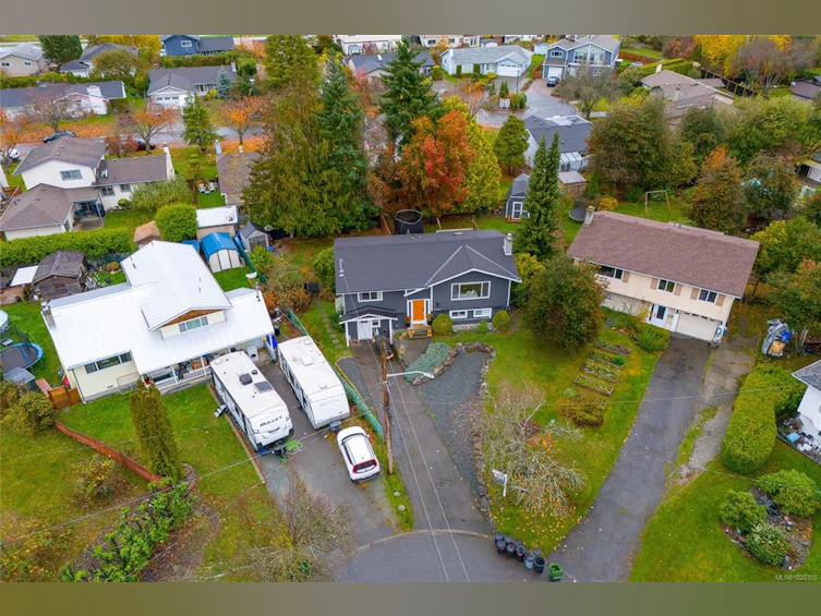 9583 Christine Place, Sidney, BC, V8L 2S7 - 35