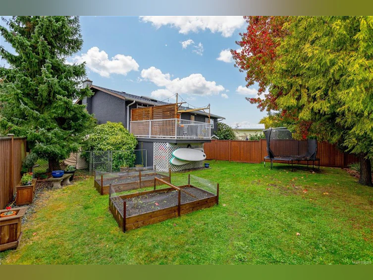 9583 Christine Place, Sidney, BC, V8L 2S7 - 31