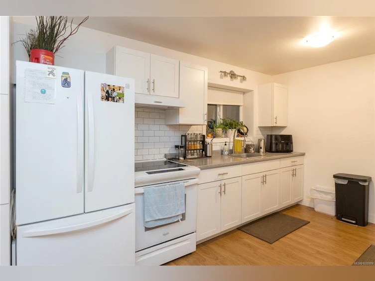 9583 Christine Place, Sidney, BC, V8L 2S7 - 22