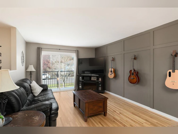 9579 Epco Drive, Sidney, BC, V8L 2T1 - 3