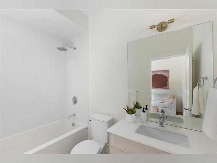 15-2536 Shelbourne Street, Victoria, BC, V8R 4L5 - 31