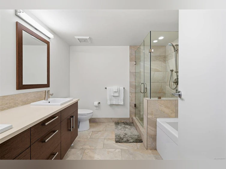 4-2830 Irma Street, Victoria, BC, V9A 1S2 - 31