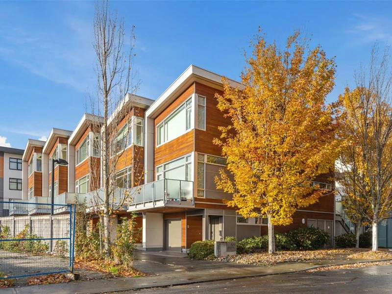 4 - 2830 Irma Street, Victoria BC V9A 1S2