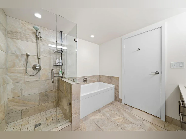 4-2830 Irma Street, Victoria, BC, V9A 1S2 - 33