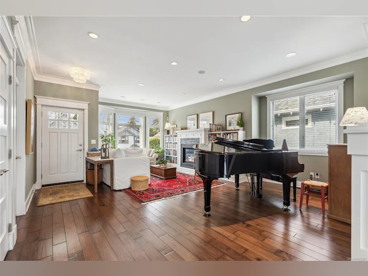 2443 Florence Street, Oak Bay, BC, V8R 5E7 - 11