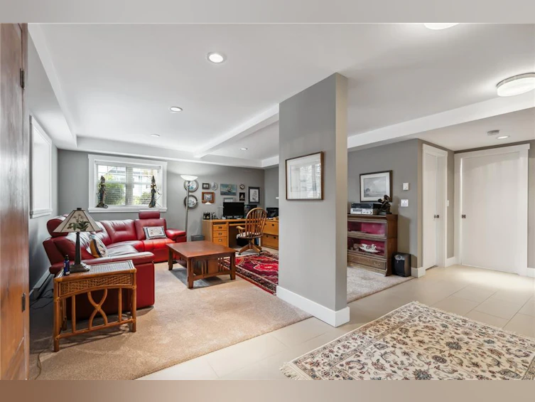 2443 Florence Street, Oak Bay, BC, V8R 5E7 - 38