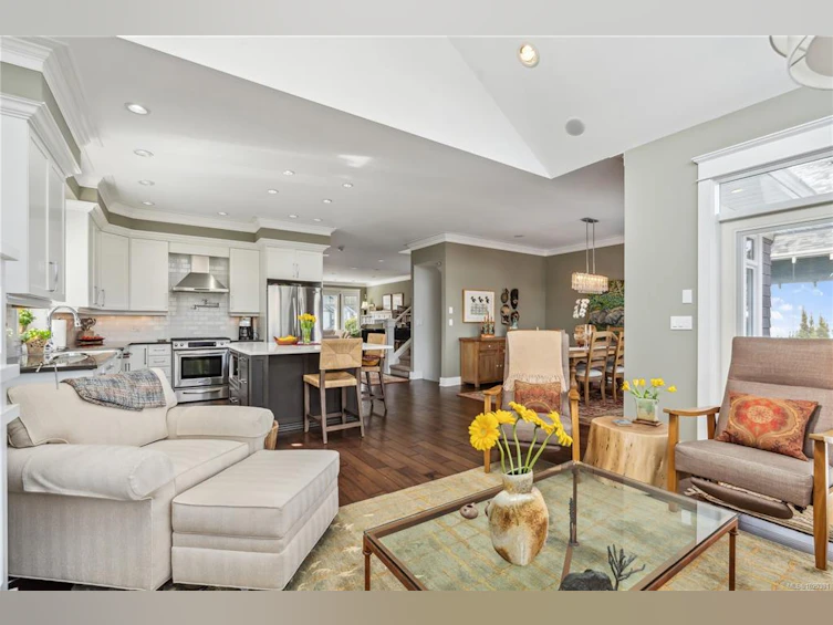 2443 Florence Street, Oak Bay, BC, V8R 5E7 - 24
