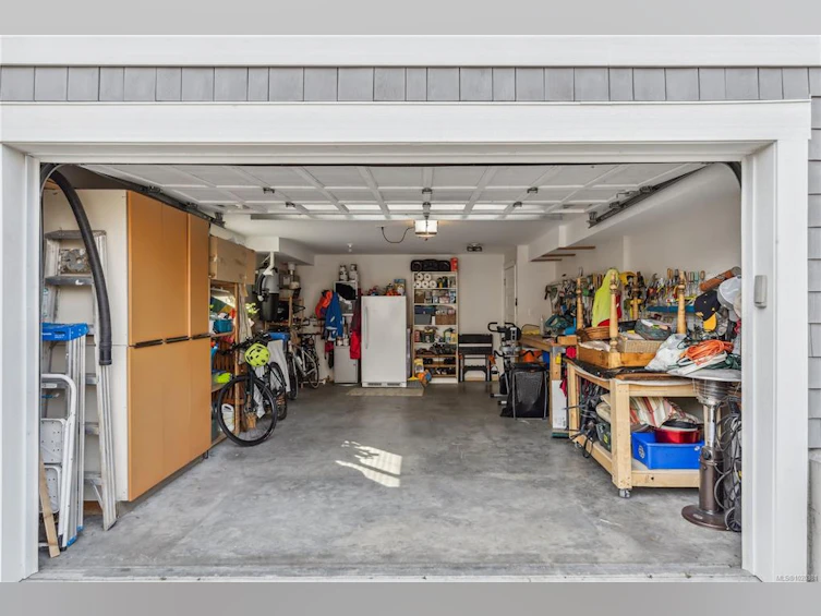 2443 Florence Street, Oak Bay, BC, V8R 5E7 - 47