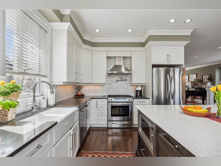 2443 Florence Street, Oak Bay, BC, V8R 5E7 - 18