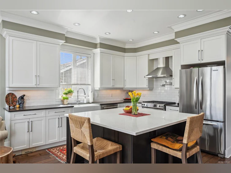 2443 Florence Street, Oak Bay, BC, V8R 5E7 - 16