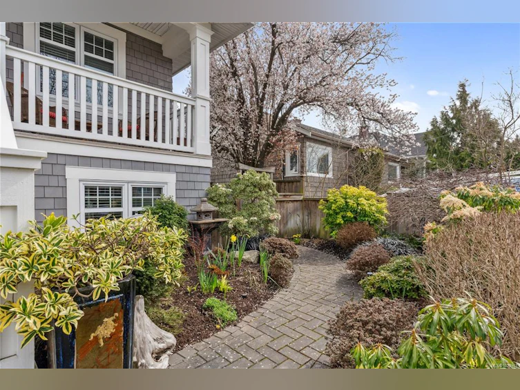 2443 Florence Street, Oak Bay, BC, V8R 5E7 - 44