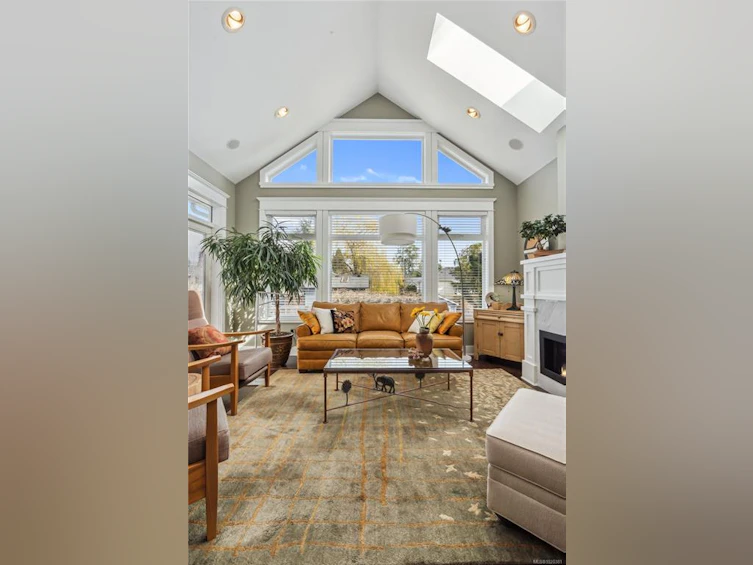 2443 Florence Street, Oak Bay, BC, V8R 5E7 - 21