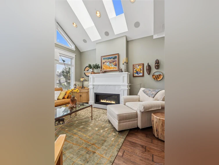 2443 Florence Street, Oak Bay, BC, V8R 5E7 - 23