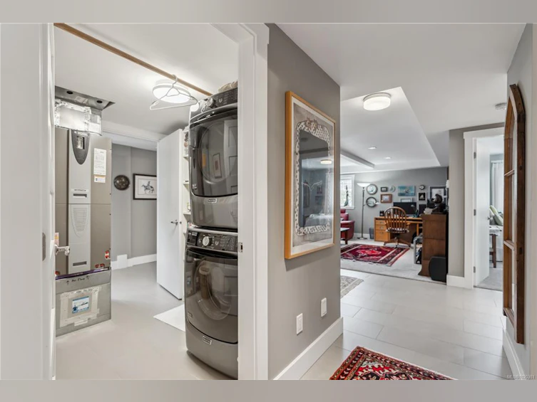 2443 Florence Street, Oak Bay, BC, V8R 5E7 - 39