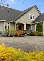 1614 Trumpeter Crescent