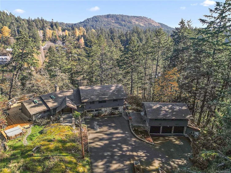 235 Hartland Avenue, Saanich, BC, V9E 1L7 - 2