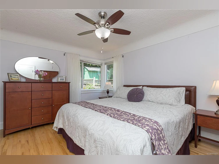 932 Tattersall Drive, Saanich, BC, V8X 2W9 - 13
