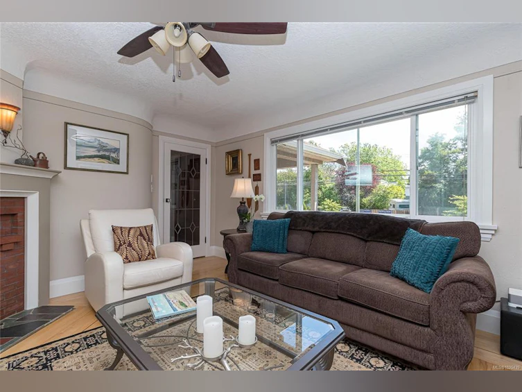 932 Tattersall Drive, Saanich, BC, V8X 2W9 - 10