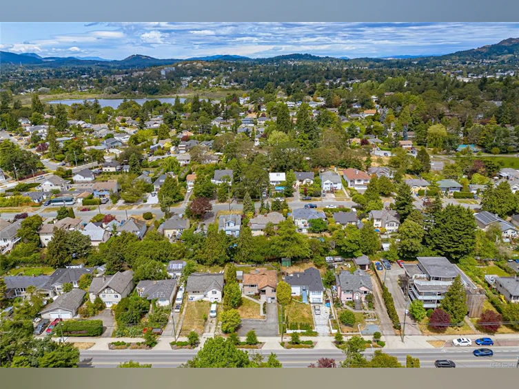 932 Tattersall Drive, Saanich, BC, V8X 2W9 - 46