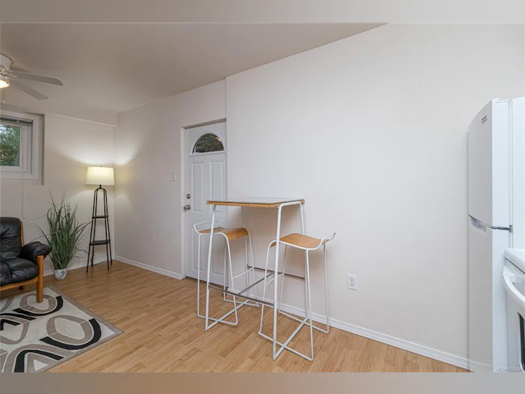 932 Tattersall Drive, Saanich, BC, V8X 2W9 - 23
