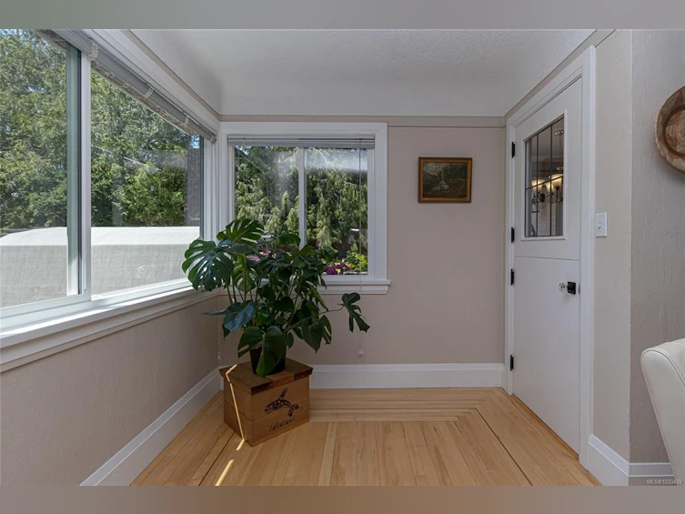 932 Tattersall Drive, Saanich, BC, V8X 2W9 - 12