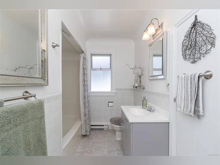 932 Tattersall Drive, Saanich, BC, V8X 2W9 - 18