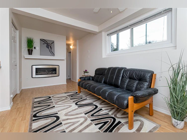 932 Tattersall Drive, Saanich, BC, V8X 2W9 - 24
