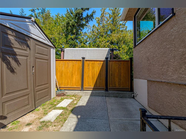 932 Tattersall Drive, Saanich, BC, V8X 2W9 - 32