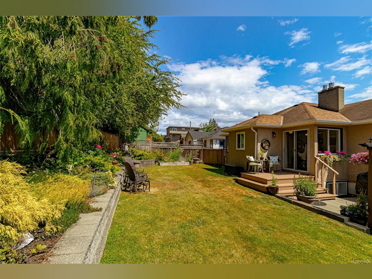 932 Tattersall Drive, Saanich, BC, V8X 2W9 - 36
