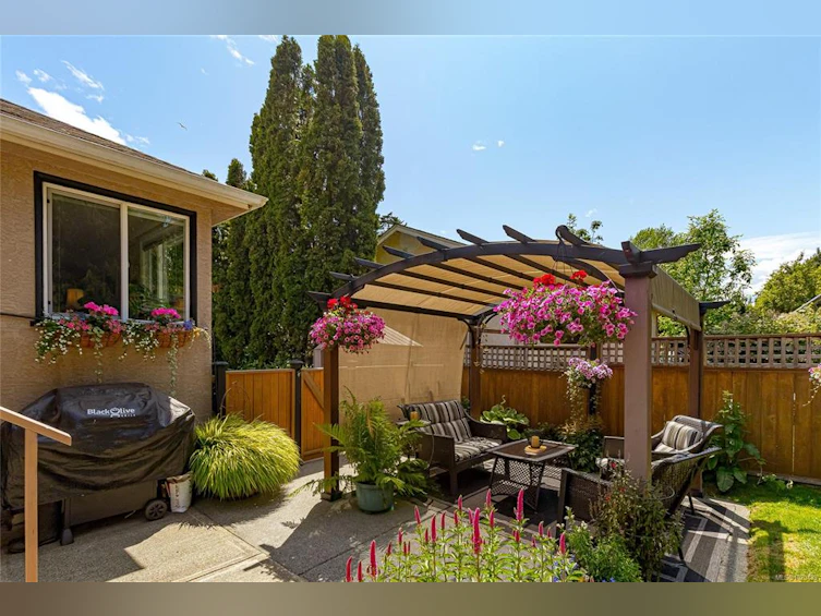 932 Tattersall Drive, Saanich, BC, V8X 2W9 - 34