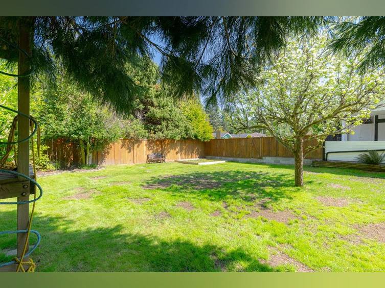 1025 Maple Lane Drive, Parksville, BC, V9P 1T3 - 10