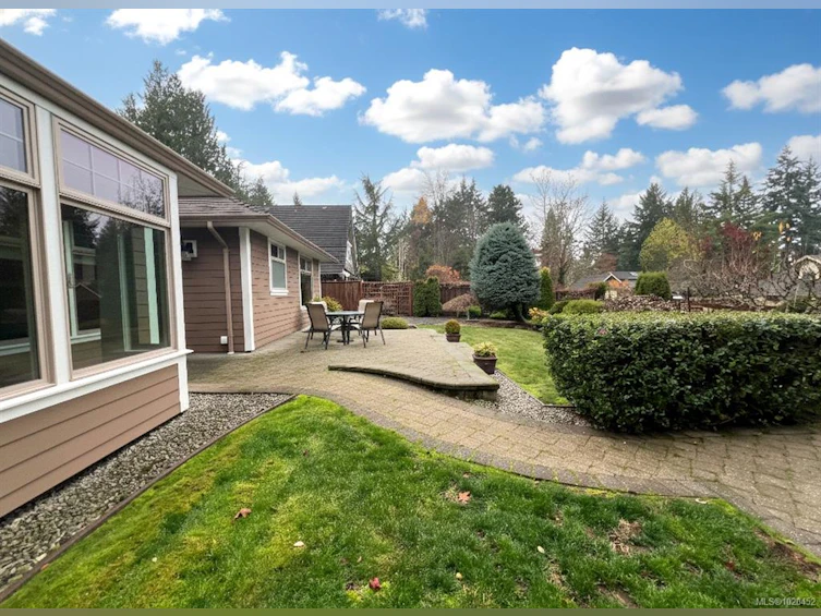 345 Dorset Road, Qualicum Beach, BC, V9K 1H5 - 8
