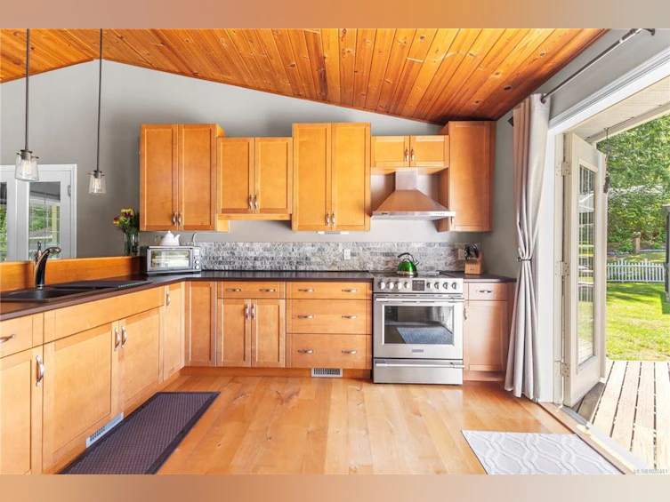 777 Salsbury Road, Courtenay, BC, V9N 9M2 - 8