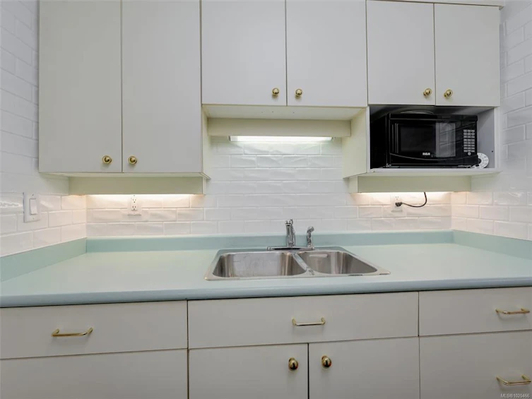 105-2610 Graham Street, Victoria, BC, V8T 3Y9 - 8