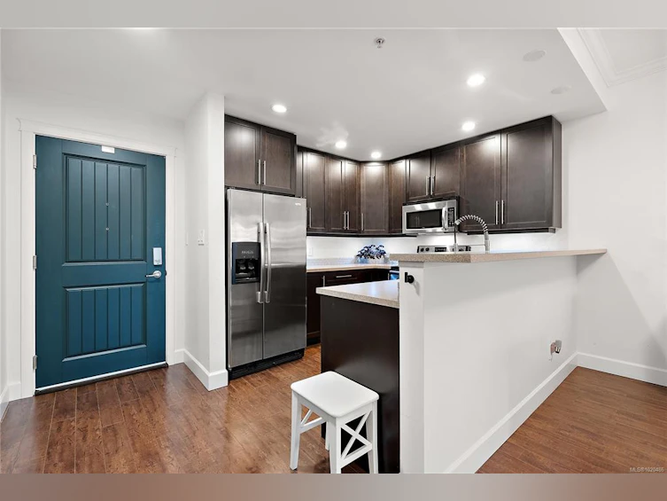 407-2881 Peatt Road, Langford, BC, V9B 3V7 - 3