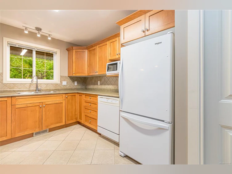 185 Huson Road, Qualicum Beach, BC, V9K 2A2 - 27