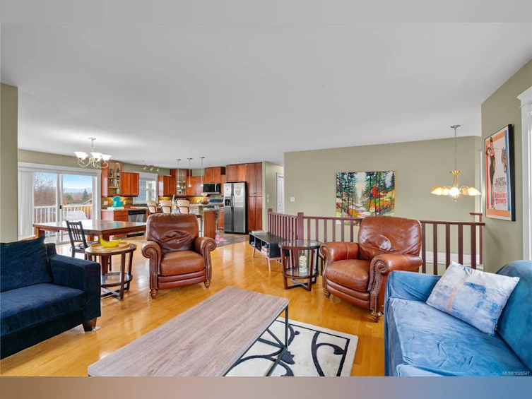 4012 Rainbow Street, Saanich, BC, V8X 2A8 - 9