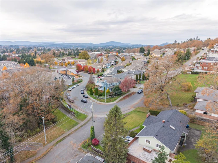 4012 Rainbow Street, Saanich, BC, V8X 2A8 - 67