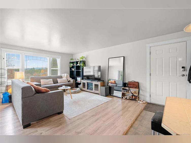 4012 Rainbow Street, Saanich, BC, V8X 2A8 - 41