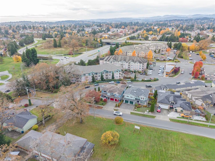 4012 Rainbow Street, Saanich, BC, V8X 2A8 - 68
