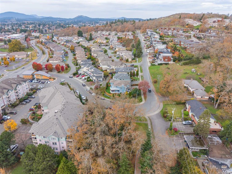 4012 Rainbow Street, Saanich, BC, V8X 2A8 - 72