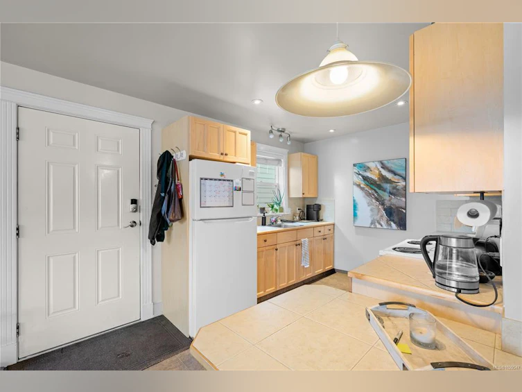 4012 Rainbow Street, Saanich, BC, V8X 2A8 - 42