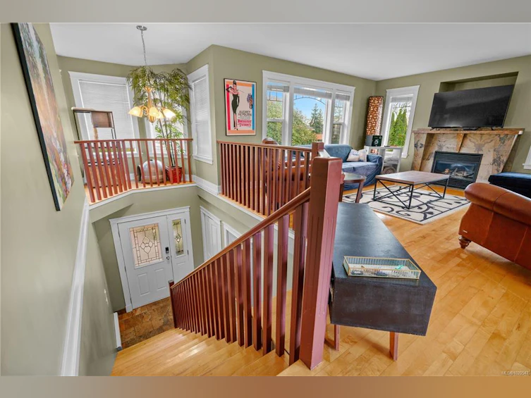4012 Rainbow Street, Saanich, BC, V8X 2A8 - 3