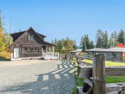 6373 Salal Road - 5